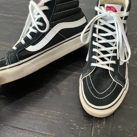 Vans‎ Women’s Black High-Top Sneakers - Picture 2 of 6